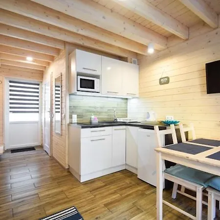 Comfortable Homes With A Beautiful Garden *