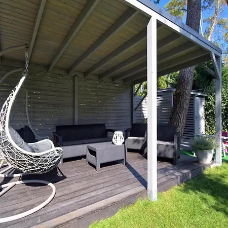 Comfortable Homes With A Beautiful Garden *