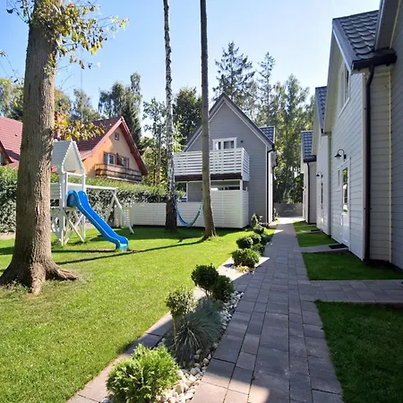 Comfortable Homes With A Beautiful Garden