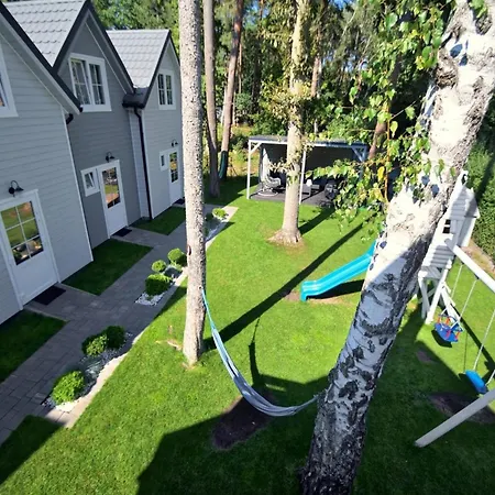 Comfortable Homes With A Beautiful Garden *