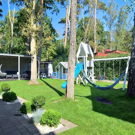 Comfortable Homes With A Beautiful Garden *